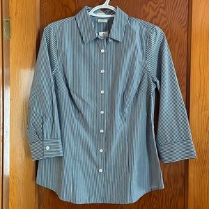 NWT VAN HUESEN Button Up Blouse